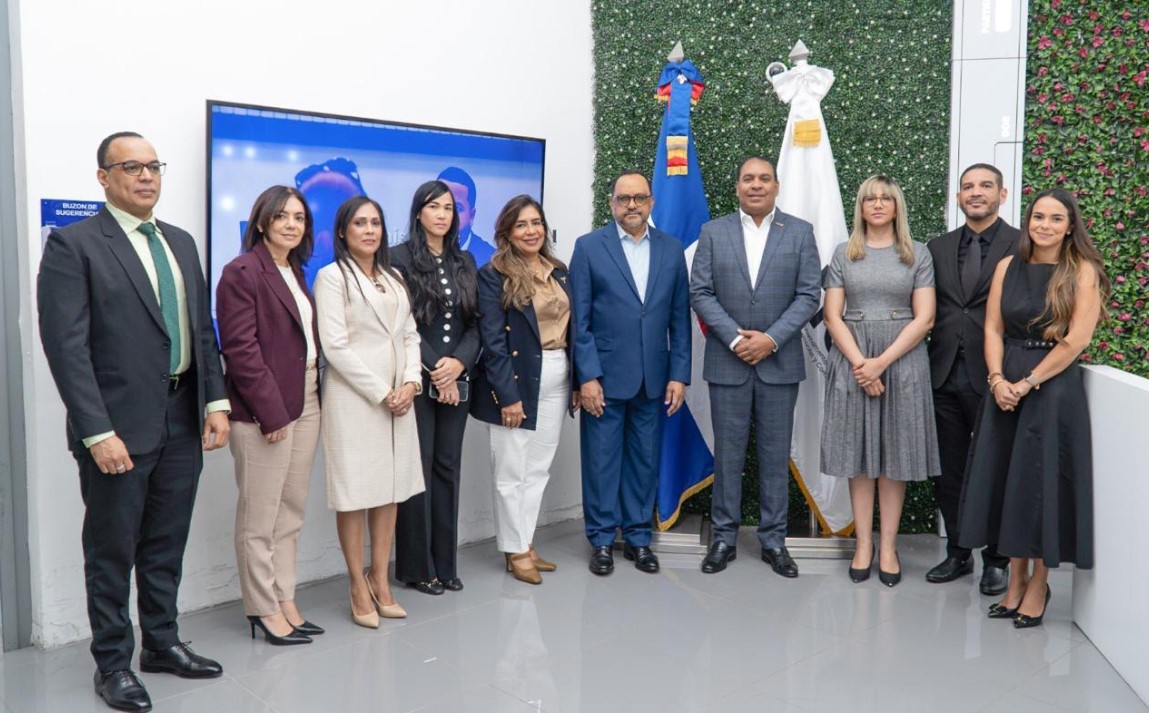 En los trabajos participan el ministro de Justicia, Antoliano Peralta Romero; el director de la OGTIC, Edgar Batista; y representantes del Ministerio Público