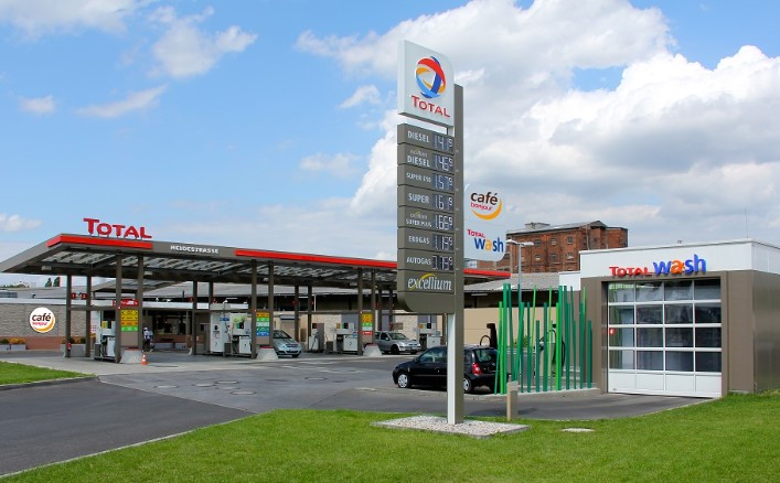 Estación de combustible Total