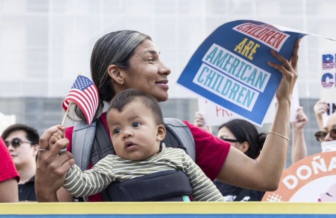 Petición contra ciudadanía hijos indocumentados será conocida este jueves por Tribunal Supremo_ figuran miles de niños dominicanos