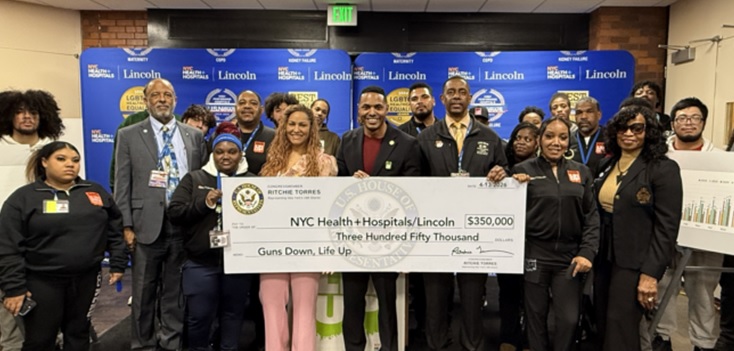 Congresista Torres entrega US$350 mil al Hospital Lincoln en El Bronx para prevención violencia juvenil