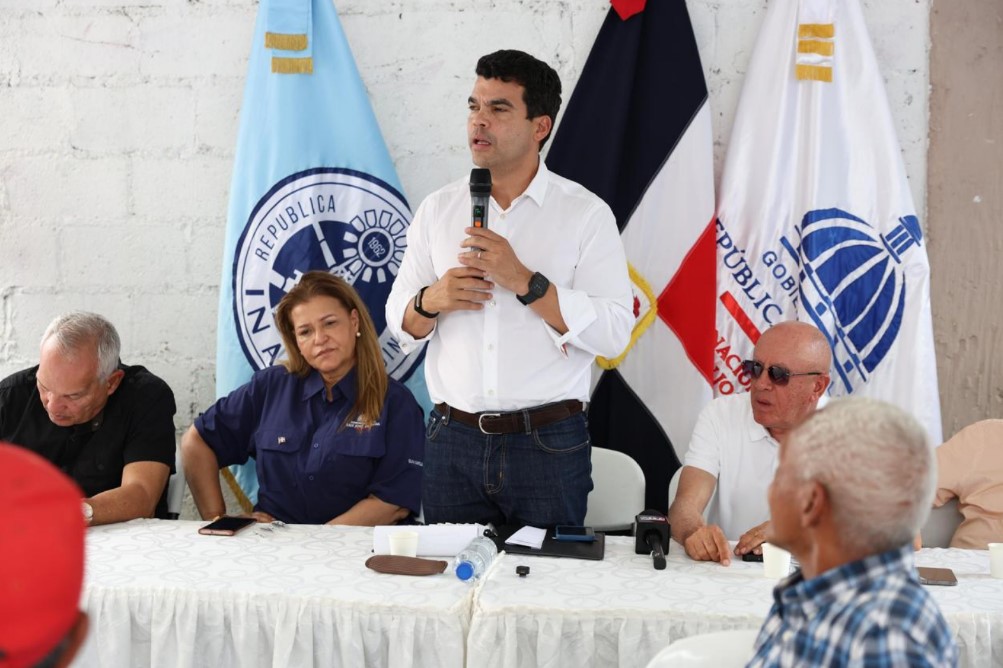 El director ejecutivo del Instituto Nacional de Aguas Potables y Alcantarillados (INAPA), Wellington Arnaud