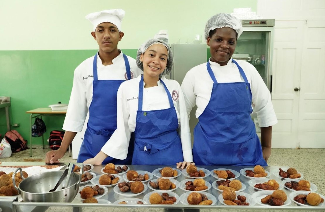 Ministerio de Educación resalta participación de más de 98,000 estudiantes en ferias de emprendimiento técnico-profesional