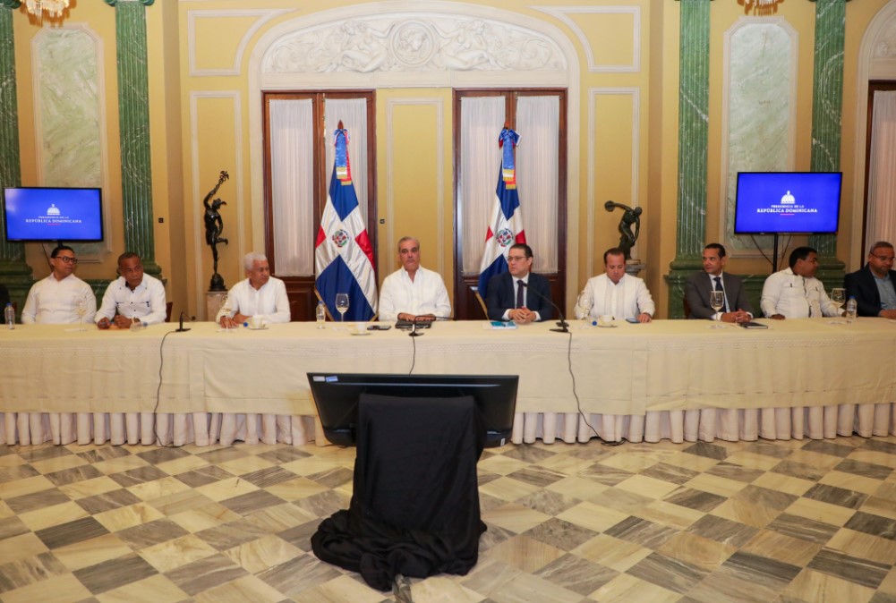 FENATRADO califica de positiva reunión entre gobierno y sector transporte para mitigar alza de combustibles