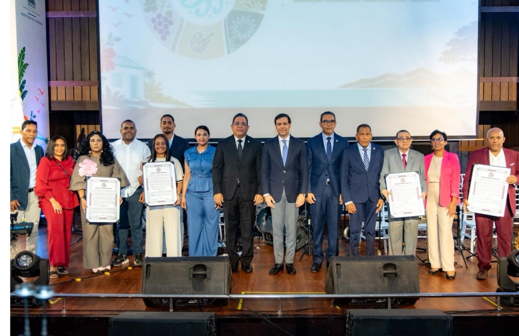 Senado y Cultura reconocen a destacadas personalidades de diferentes provincias del Sur