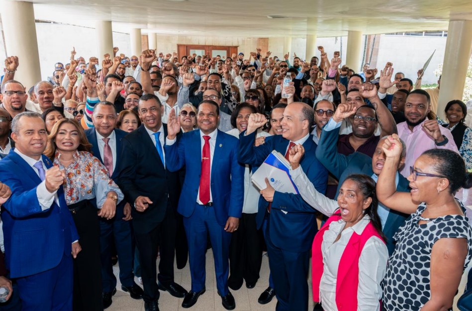 Radhamés Silverio formaliza candidatura a la Rectoría de la UASD con llamado a la continuidad, la innovación y el fortalecimiento institucional