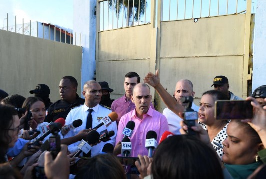 Mario Redondo Llenas, ofreciendo declaraciones a su salida de la cárcel