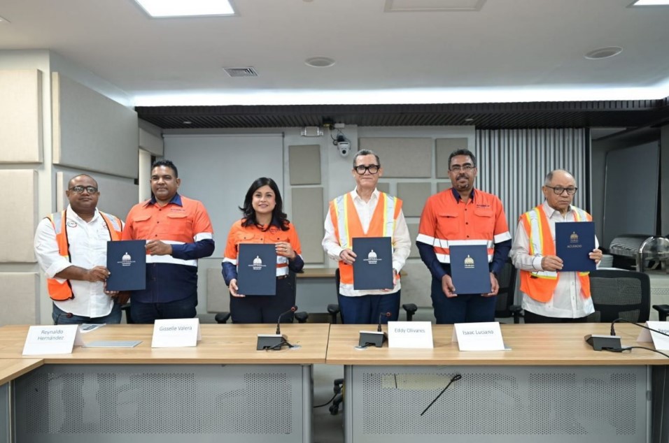Barrick Pueblo Viejo y el Sindicato Unido de Trabajadores firman tercer convenio colectivo que beneficia a más de 1,800 empleados