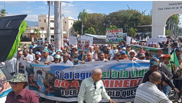 Sanjuaneros marchan contra explotación minera en San Juan de la Maguana
