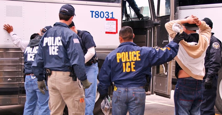 NY será inundada por agentes de inmigración si NYPD no coopera con ICE, dice el zar de la frontera