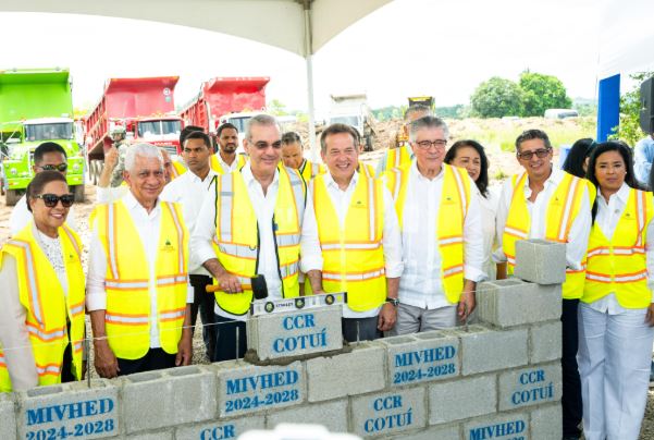 Senador Ricardo de los Santos destaca ejecutoria de obras que realiza el gobierno de Luis Abinader en la provincia Sánchez Ramírez