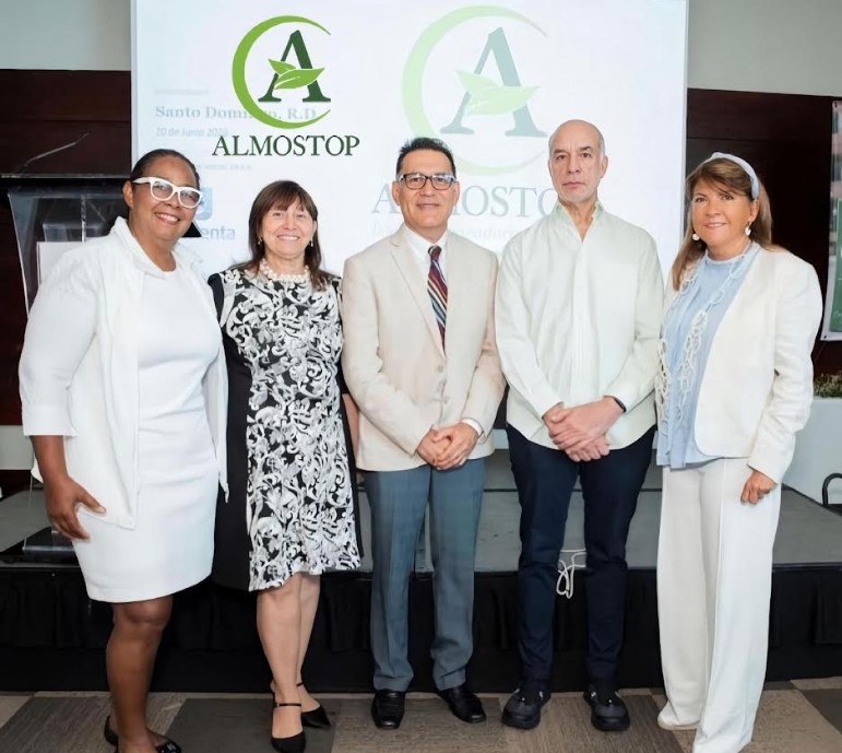 Dismenta presenta Almostop al sector salud dominicano, como una alternativa natural para el cuidado de la piel