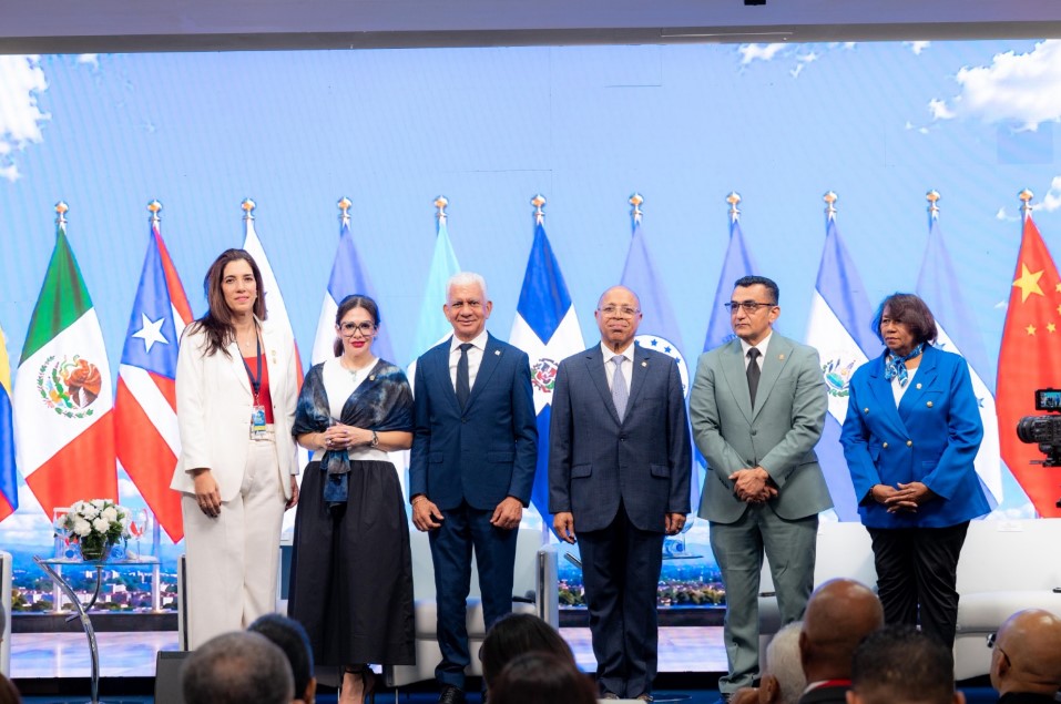 Presidente Senado destaca importancia de estabilidad macroeconómica y la integración financiera regional