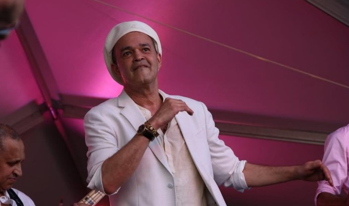 Fallece popular merenguero Alex Bueno, al perder batalle de un cáncer