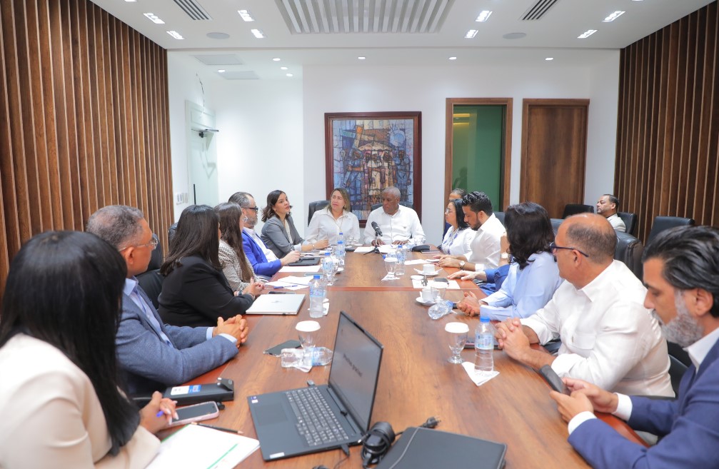 Diputados socializan con funcionarios de Medio Ambiente proyecto de ley sobre Cambio Climático en RD