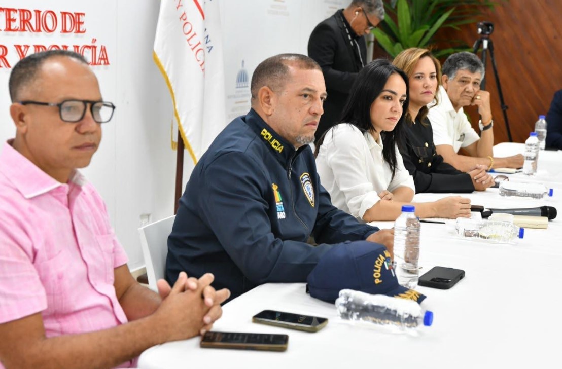 Interior y Policía, Intrant y alcaldías del Gran Santo Domingo coordinan estrategia para regularizar paradas de motoconchistas