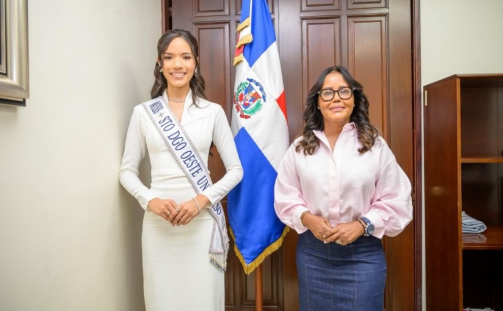 Viceministra Scarlet Benzán resalta papel de la juventud en el desarrollo del país en encuentro con Miss SDO Universo 2026