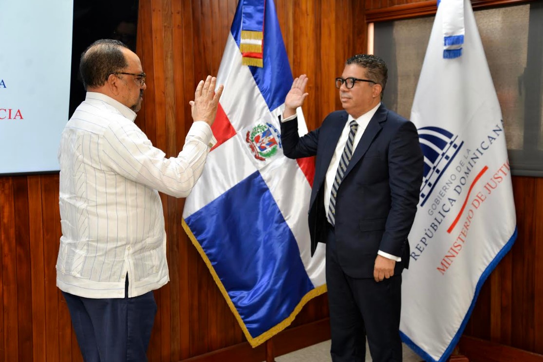 Ministro de Justicia juramenta a Jorge Herasme Rivas como abogado general de la Administración Pública
