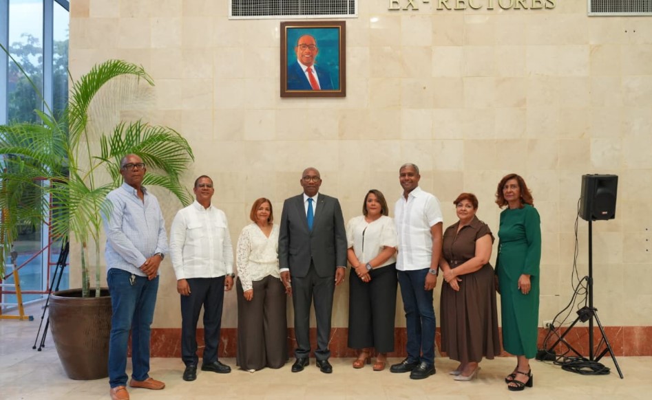 UASD incorpora retrato oficial de Editrudis Beltrán a su Galería de Exrectores