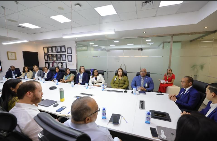 Contraloría y Senasa coordinan acciones para mayor control y fiscalización de los procesos misionales