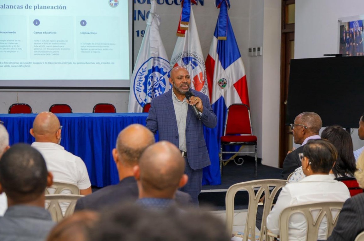Contadores Públicos de San Cristóbal realizan conversatorio acerca del impacto de la Ley 30-26
