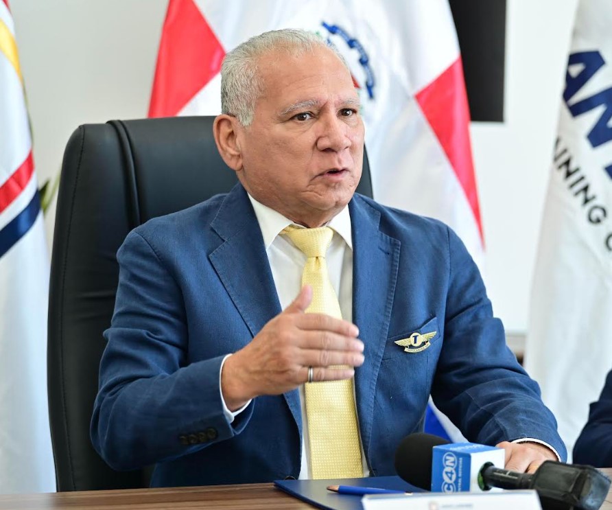 El presidente de la Asociación Dominicana de Tripulantes de Cabina (ADTC), Alfredo Hernández Paz