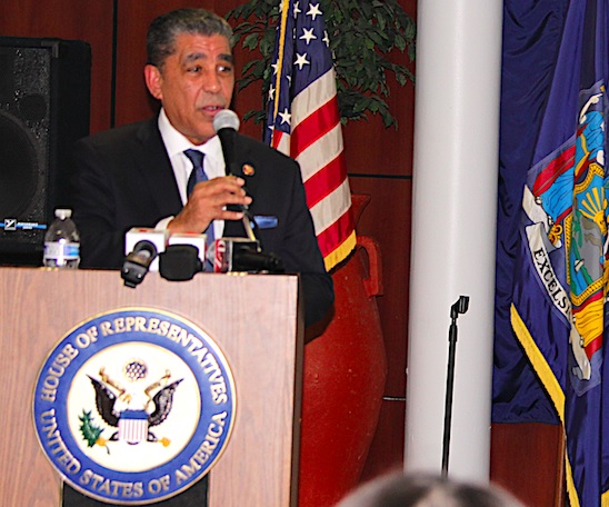 Activista y Senador Adriano Espaillat