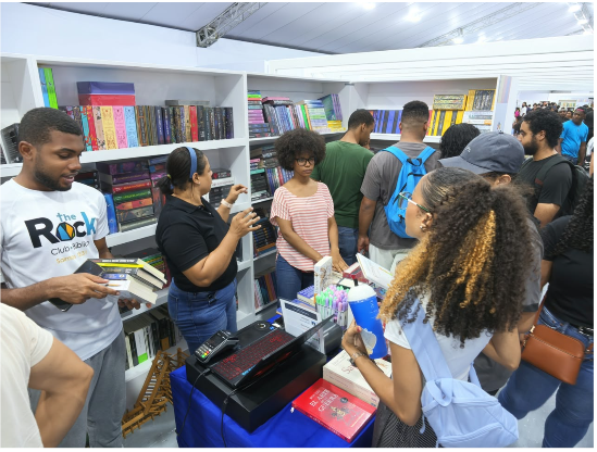 Gran asistencia marca el primer día de la Feria Internacional del Libro Santo Domingo 2026