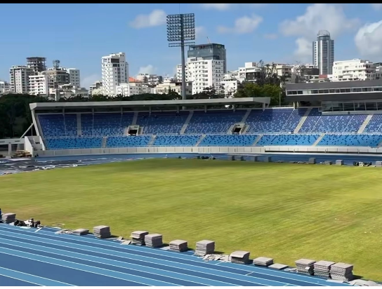 Ministro Kelvin Cruz presenta área verde del Estadio Félix Sánchez 72 horas después de evento artístico