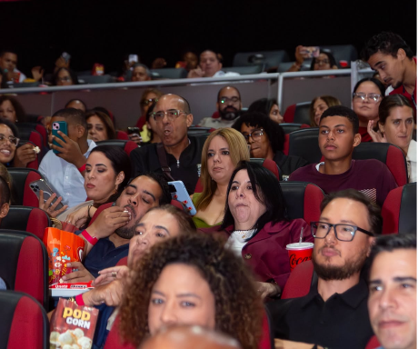 La Fábrica de Bodas” conquista los cines dominicanos con salas llenas en sus primeros días de estreno