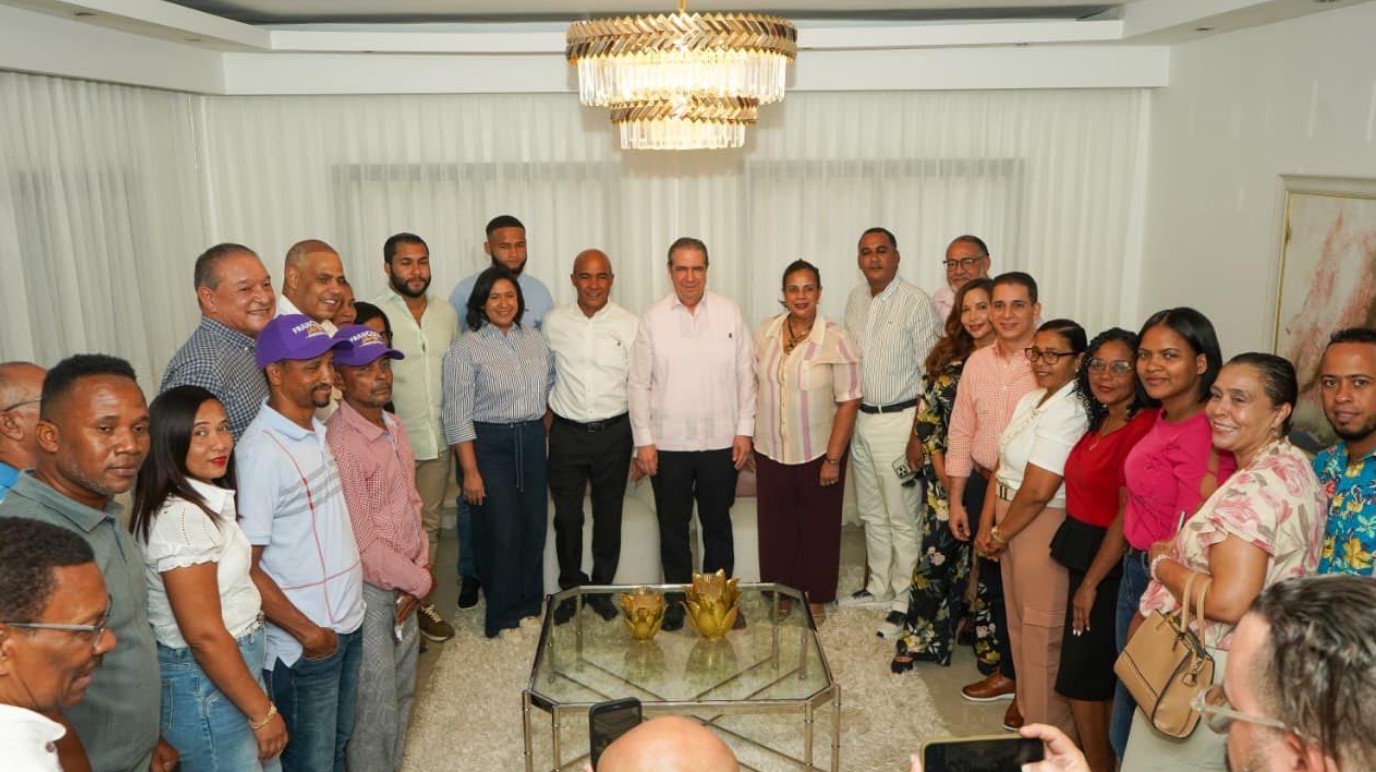 Francisco Javier cierra fin de semana sumando apoyos contundentes en La Romana y Jarabacoa