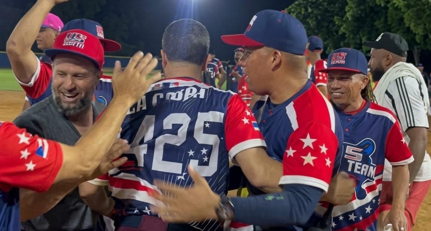 Los Mellos Softbol Club y 95 North-Cristo Fe se citan en la Final del Torneo Rubén Pimentel Júnior-B