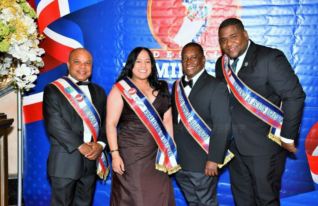 UASD-Nueva York recibe delegación de la UASD Recinto Barahona durante el 37.º Desfile y Festival Estatal Dominicano de New Jersey