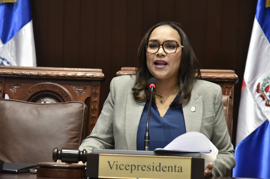 La vicepresidenta en funciones de presidenta Dharuelly Leany D´Aza