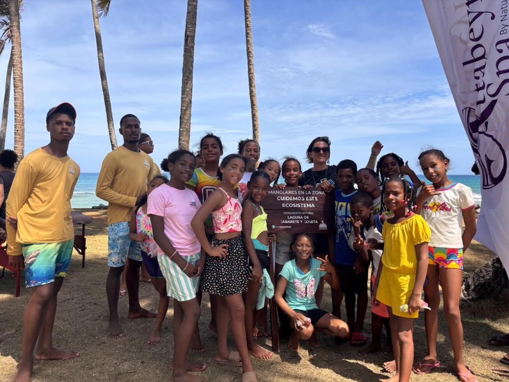 EcoSoluciones promueve educación ambiental entre 200 niños durante Master of the Ocean