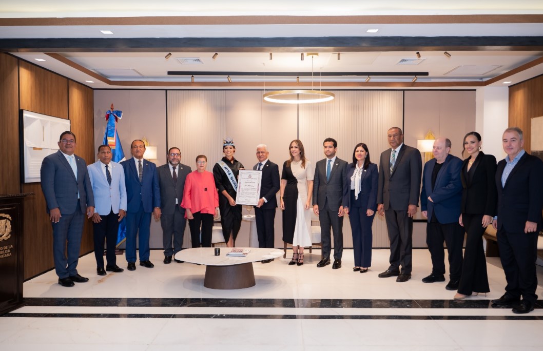 Senado reconoce a Miss Mundo 2026 Joheirry Mola por su trayectoria y logros en representación del país