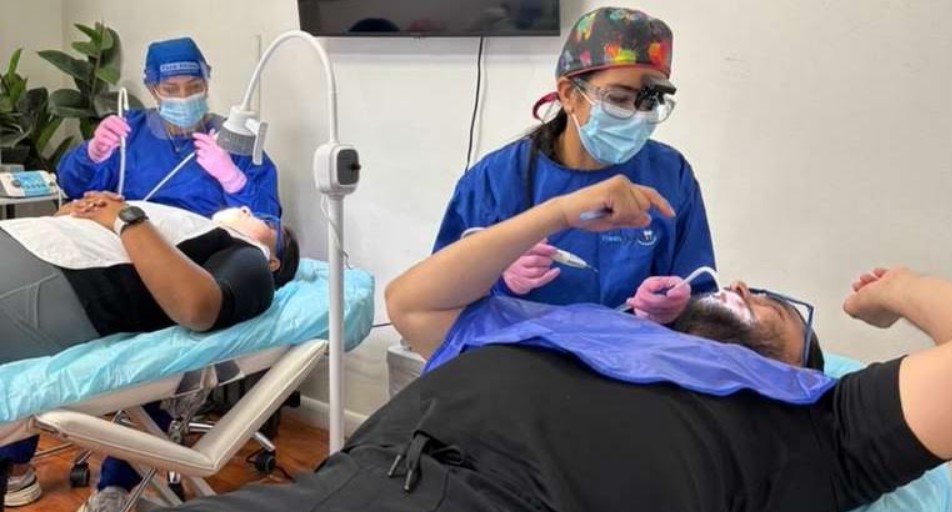 Más que una sonrisa: una alianza lleva atención dental gratuita a la comunidad de El Doral