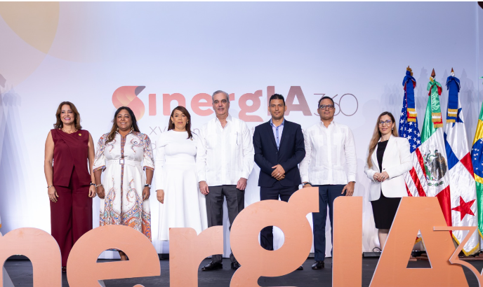 Abinader inaugura congreso SinergIA 360 y convoca al PMI República Dominicana a construir el marco normativo para los proyectos del Estado