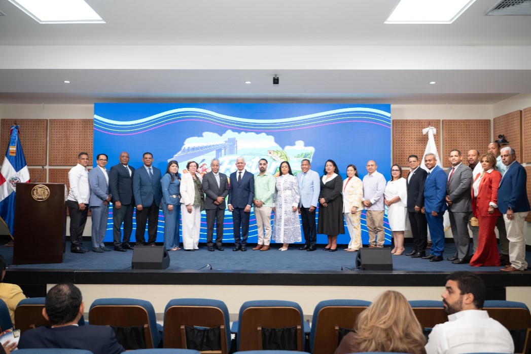 Presidente del Senado, Ricardo de los Santos, encabeza acto lanzamiento cuarta Feria ecoturística “Festur Sánchez Ramírez 2026”