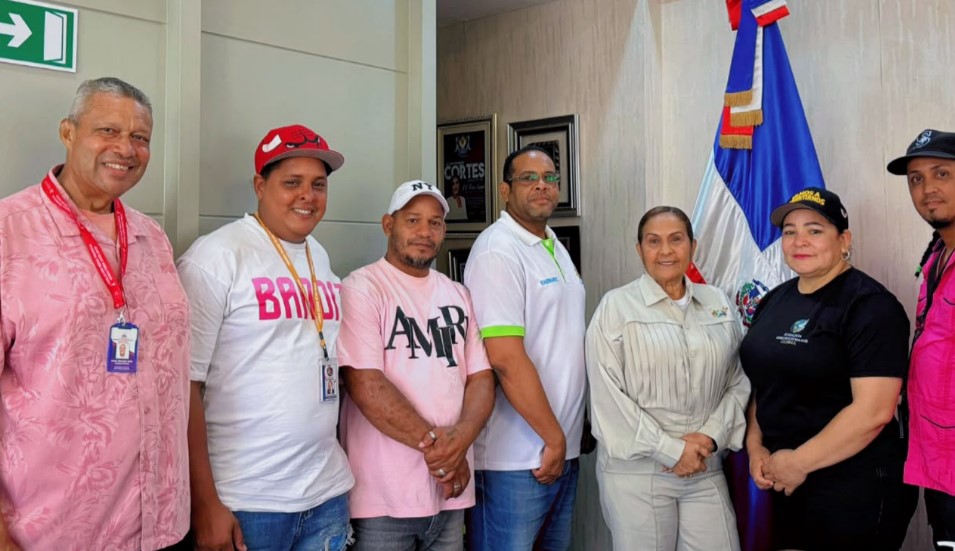 Reunión de trabajo: Gobernadora Provincial Ana Xiomara Cortés Marte y Rebeca Henríquez abordan temas de interés ciudadano