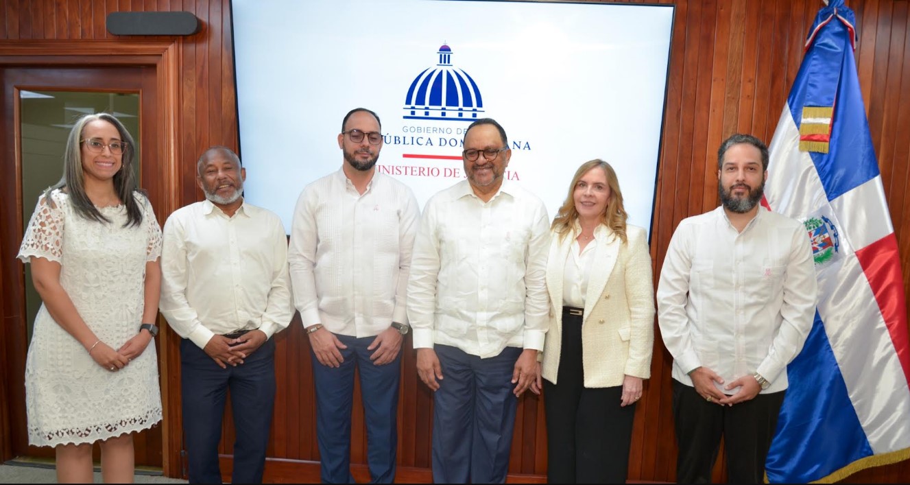 Ministerio de Justicia juramenta Comité Electoral para elegir Comisión de Integridad Gubernamental