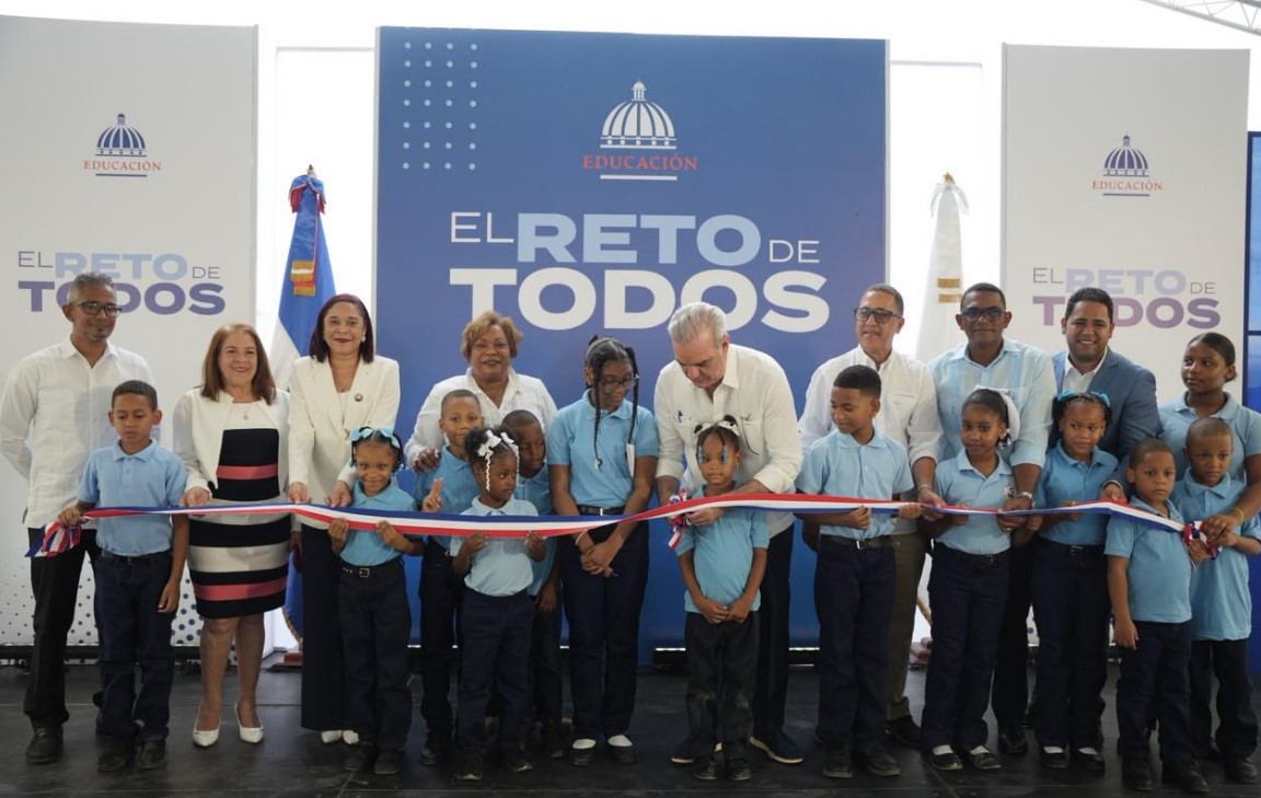 Gobierno entrega cinco nuevos planteles educativos en el Gran Santo Domingo