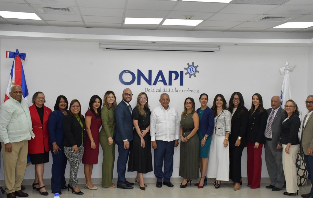 Director de ONAPI da bienvenida a la nueva presidenta de ADOPI para impulsar propiedad industrial en el país