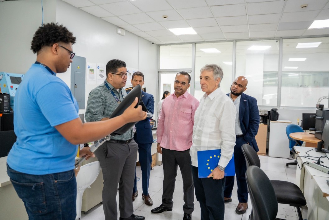 Rector del ITLA recibe visita del embajador de la Unión Europea y destaca cooperación en formación tecnológica