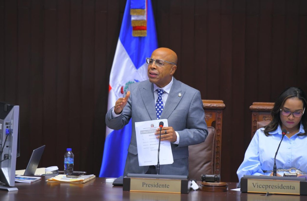 Alfredo Pacheco, presidente de la Cámara de Diputados y proponente d la iniciativa