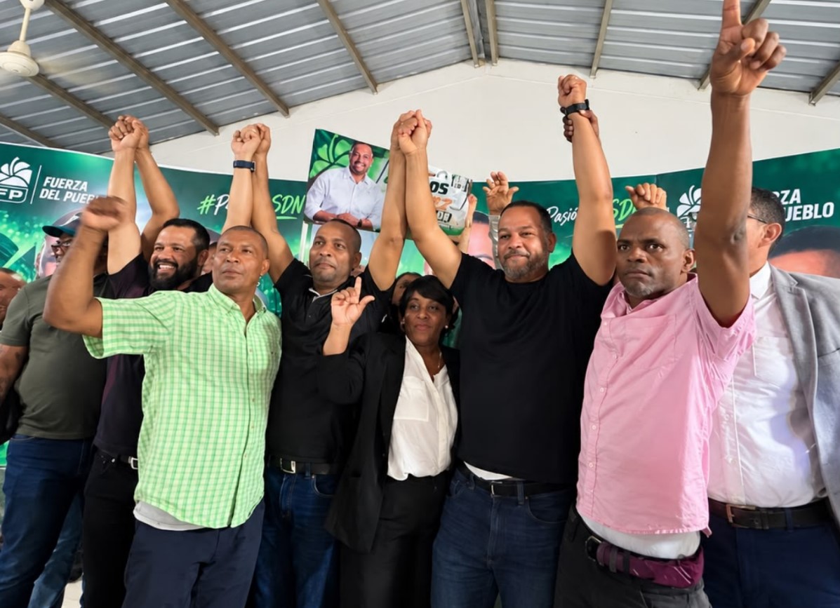 Carlos Pérez se perfila como el candidato a alcalde por la fuerza del pueblo en Santo Domingo Norte